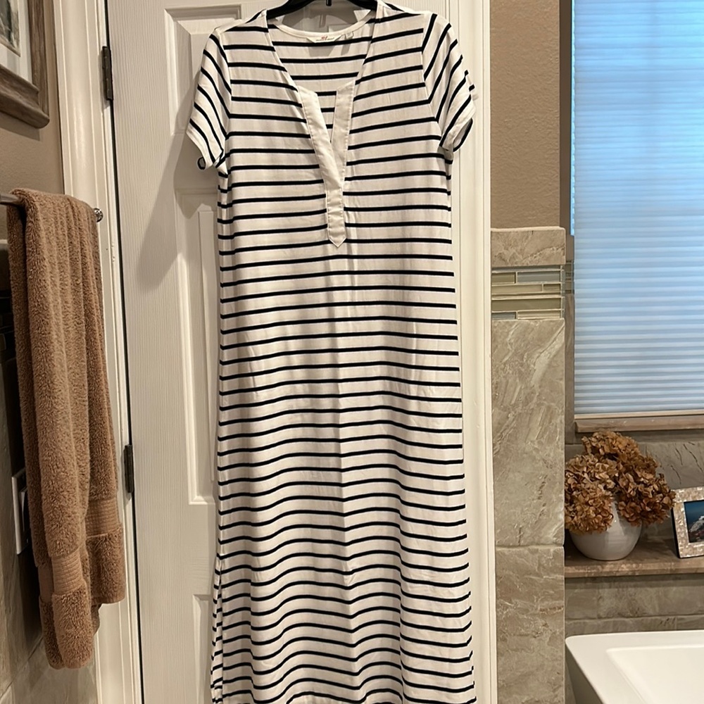 Vineyard Vines long t shirt dress